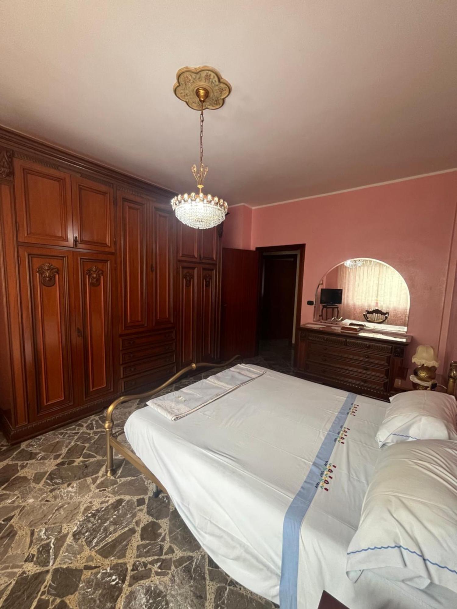 Апартаменты La Casa Di Anna Бриндизи Экстерьер фото
